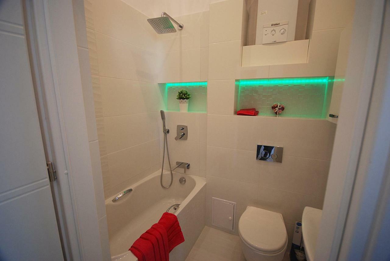 Nowy Apartament Wilcza วอร์ซอ ภายนอก รูปภาพ